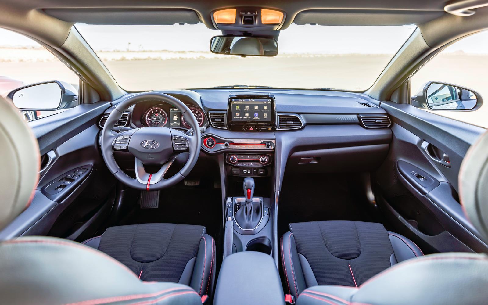 Veloster-2-Turbo-int1